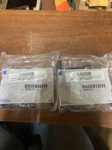2 New GM 88983120 Fuel Tank Bolts General Motors 88983120 - Picture 1 of 3