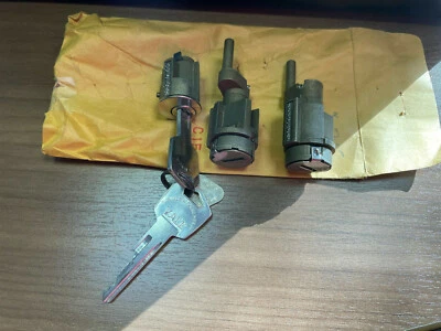 Imperial Chrysler DeSoto Dodge 1957-1959 encendido y 2 puertas MOPAR 1698668 Foto 1 de 4