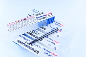 LOT ( 5 PCS )  MITSUBISHI 3/32" DS2SBD3/32" SOLID CARBIDE DIAMOND STAR END MILLS - Picture 1 of 5