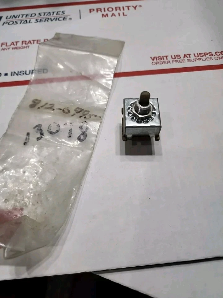 INTERRUPTOR DE CONTROL SOPLADOR AIRE ACONDICIONADO AMC PACER 1975-80 NUEVO DE LOTE 8126995 Gr. 13.078 Foto 1 de 4