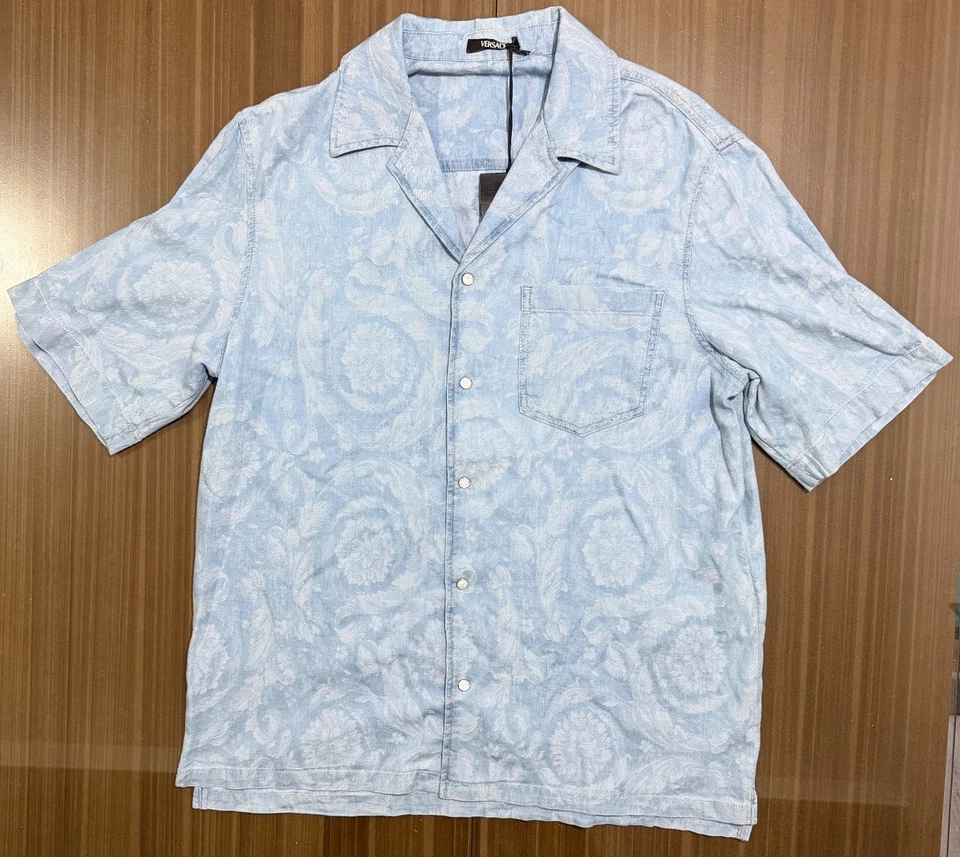 Camisa vaquera Versace estampado barroco cambray Foto 1 de 4