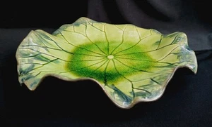 Global Views 11" Green Lily Pad Plate Ceramic Glazed Ruffled Footed Wall-Hanging - Picture 1 of 11