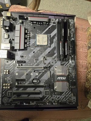 Placa madre para juegos MSI B350 Tomahawk AM4 DDR4 Foto 1 de 3