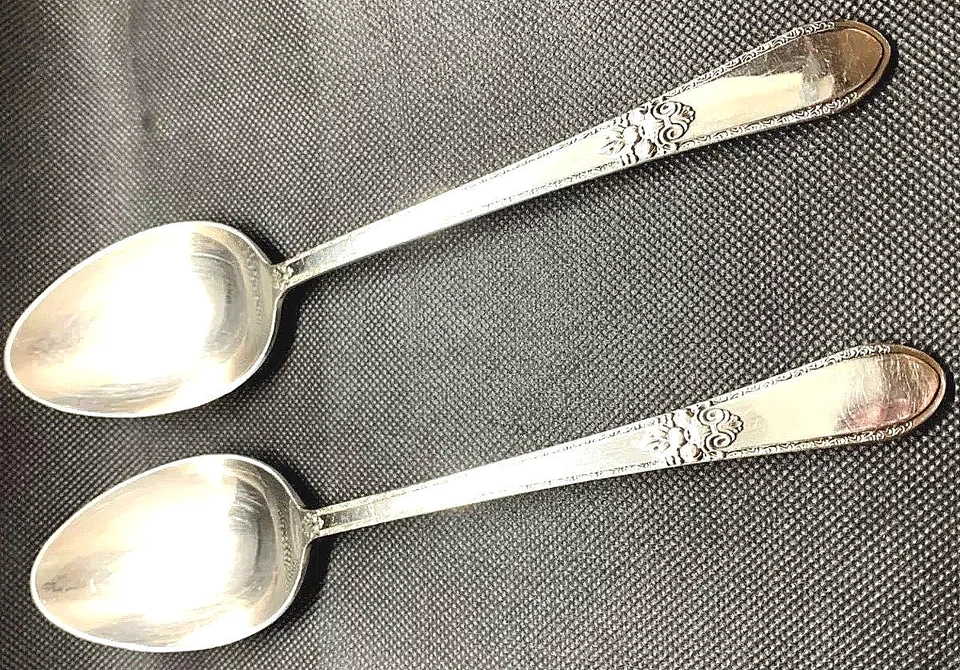 (2) Cucharas para servir plato de plata internacional Rogers Bros ADORACIÓN 1847 8 1/2" Foto 1 de 2