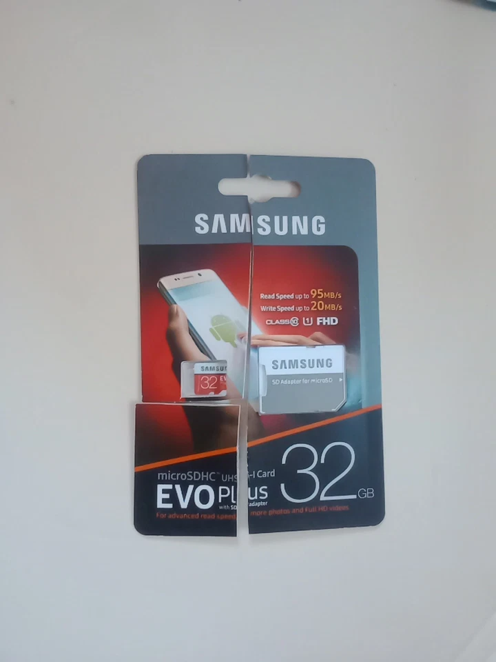 Samsung EVO Plus microSDHC MB-MC32G Memory Card ,  HARDLY USED  - Image 1 of 3