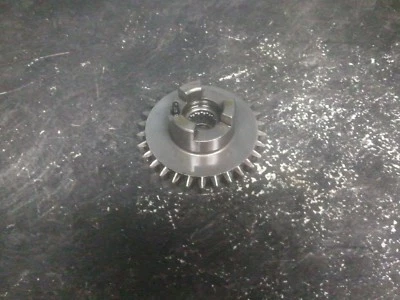 09-20 Ski Doo 29T Idler Gear # 504152724 Renegade Expedition GSX MXZ 600 ACE - Image 1 of 3