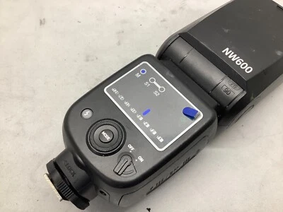 NEEWER NW600 Flash Speedlite for Canon Nikon Panasonic Olympus Pentax Fujifilm - Image 1 of 4