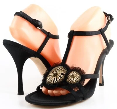 150 美元 MAXSTUDIO SANTAL 黑色缎面 T 型带设计师晚凉鞋 9 — 第 1/3 张图片