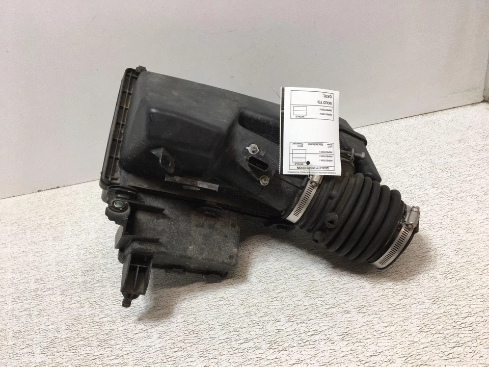 14 INFINITI QX60 воздухоочиститель - Изображение 1 из 2