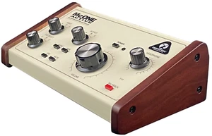 DeerSync McONE Active Monitor Controller Renders impressive slanted desktop - Picture 1 of 10