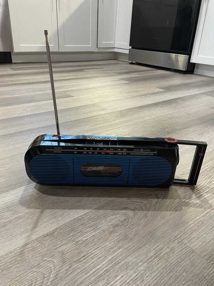 GE General Electric Sidestep 3-5610 Negro Azul AM FM Radio Cassette Cinta Boombox Foto 1 de 4