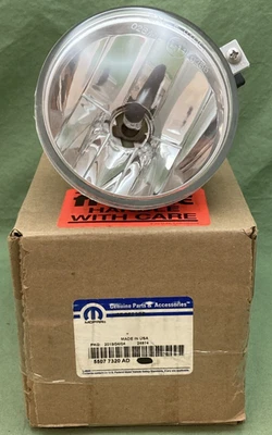 NUEVO GENUINO MOPAR 55077320AD Lámpara Antiniebla Foto 1 de 4