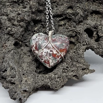 Trekntreasures Handmade Wire-Wrapped Necklace Red Green White Jasper Heart .925 - Image 1 of 4