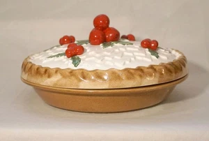 Wow Vintage Ceramic Pie Keeper and Lid Holly Berries Made Portugal - Picture 1 of 6