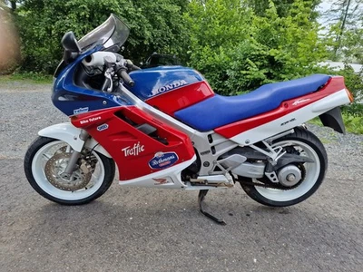 Honda vfr 750 F RC 36 - Bild 1 von 4