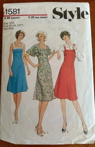 Vintage 1970's STYLE 1581 Dress or Pinafore 10.5 (33") Half Size Pattern PRECUT - Picture 1 of 3
