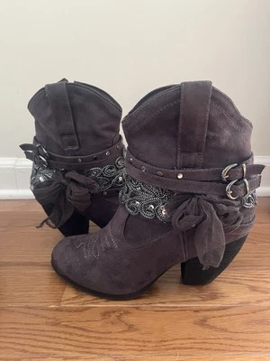 Botines occidentales de gamuza grises sin clasificación Foto 1 de 4