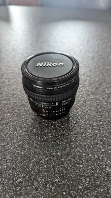 Lente Nikon 20 mm F2,8D AF Foto 1 de 3