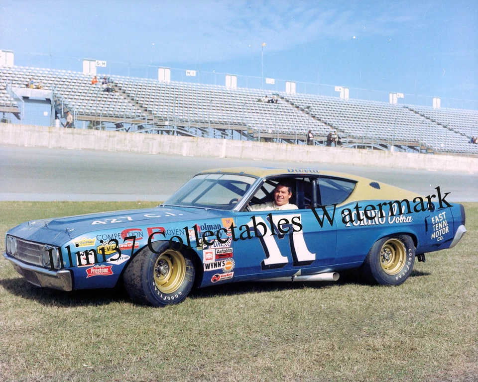 FOTO 8X10 DAVID PEARSON 1968 #17 TORINO COBRA NASCAR CARRERAS AUTOMÁTICAS Foto 1 de 1
