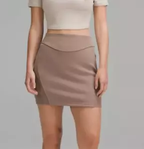 Lululemon Scuba HR Mini Skirt Women’s Large Taupetastic Casual Athleisure - Picture 1 of 9