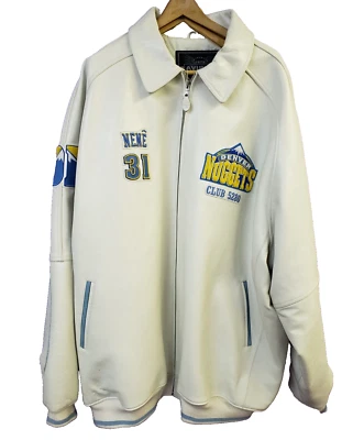 Chaqueta de cuero blanca Nenê 31 Denver Nuggets 7XL Avirex 5280 propiedad del jugador Nene Foto 1 de 4
