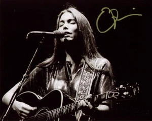 EMMYLOU HARRIS SIGNED AUTOGRAPHED 8x10 PHOTO COUNTRY MUSIC LEGEND BECKETT BAS - Picture 1 of 2