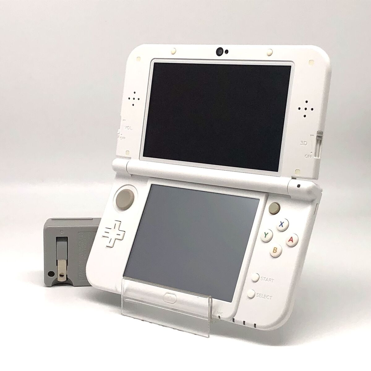 任天堂 ニンテンドー3DS ホワイト 熱っぽく 充電器付き ジャンク 任天堂 ニンテンドー3DS ホワイト 熱っぽく 充電器付き ジャンク