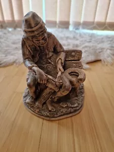 Man sitting on a bench statue Heavy Home garden decor - Picture 1 of 4