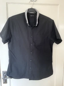 BNWOT Mens "Red Herring" Black/patterned collar short sleeved shirt, size large. - Picture 1 of 3