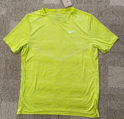 Camiseta Nike Reflectante para Correr Camiseta Breathe Rise 365 CZ9184-308 Para Hombre Mediana Foto 1 de 4