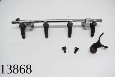 Chrysler PT Cruiser 2004 2007 juego de inyectores de riel de combustible 2,4 04669768AC 04 06 Foto 1 de 4