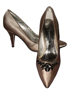 Women's CAPARROS Bronze Embellished Heels Pumps Size 7B - Picture 1 of 11