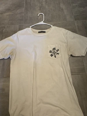 Camiseta Blanca Corazones Cromados Malibú Talla Mediana Exclusiva Logo Gráfico Camiseta Foto 1 de 4