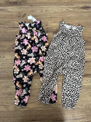 NUEVO NUEVO CON ETIQUETAS Children's Place niñas 9-12 meses paquete de 2 hermosos mamelucos estampados safari Foto 1 de 2