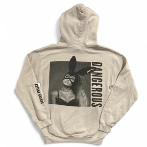 Ariana Grande Dangerous Woman 2017 Tour Hoodie Size Small - Picture 1 of 8