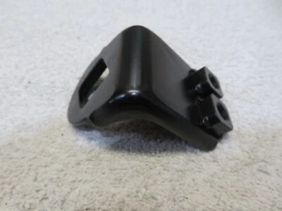 Soporte intermitente delantero izquierdo Suzuki NOS GS1100E 1980-1981 51252-49200-291 Foto 1 de 4