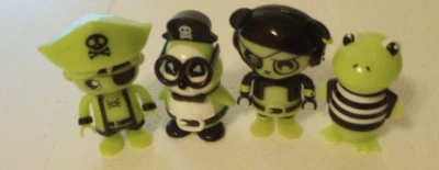 Lote de 4 figuras de acción pirata Ryan's World Glow-in-the-Dark de 2" Foto 1 de 4