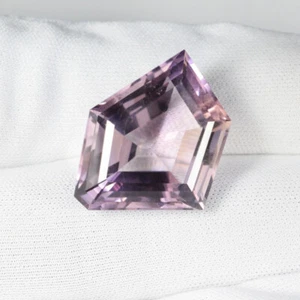 23.81 Cts Best Fire Natural Brazil AAA+ Amethrine Fancy Cut...!!!!! - Bild 1 von 2