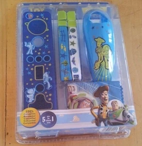 DISNEY TOY STORY BUZZ E WOODY WII KIT 5 IN 1 ACCESSORI CUSTODIA COVER CASE PANNO - Imagen 1 de 2