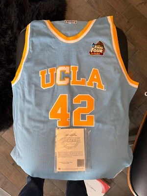 Camiseta deportiva Kevin Love autografiada azul marca retro UCLA Foto 1 de 3