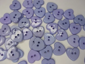50 x Heart Shape Novelty Buttons 2 Hole Baby Buttons 14mm Lilac SALE Q44 - Picture 1 of 2