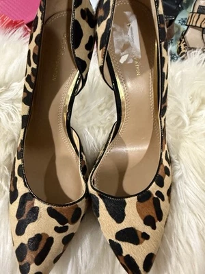Отличное состояние товара BCBG женщин высокий каблук леопард печать насосы 10 М - Изображение 1 из 4