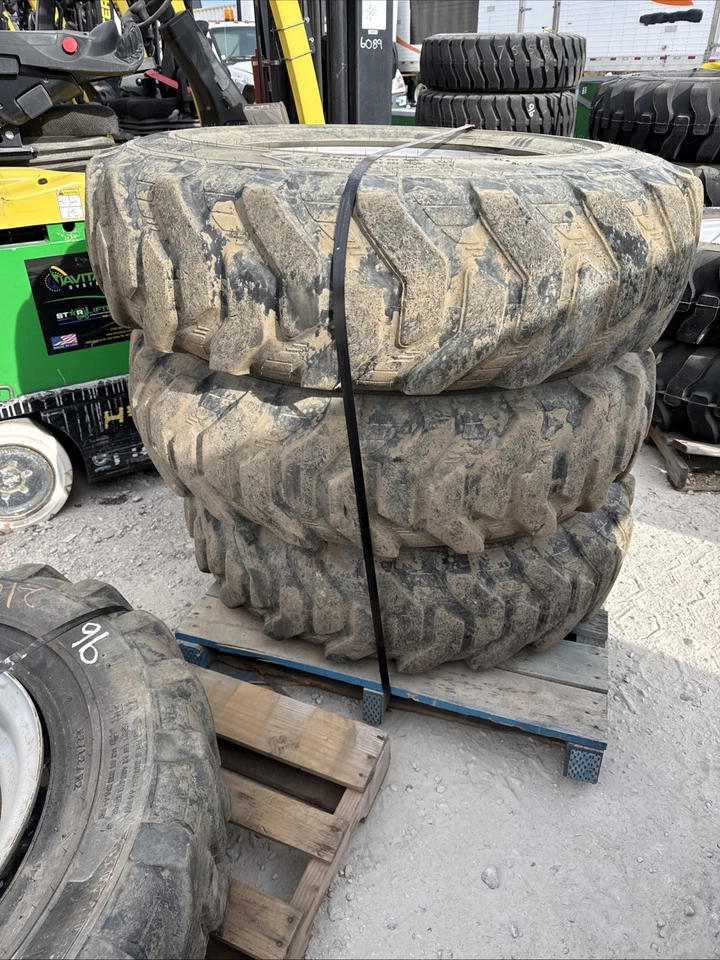 Set of 4 13.00-24 Telehandler Tires 10 Lug Used Camso TLH732 E2 24x9.00 Rim - Image 1 of 4