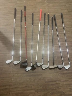 Juego de 10 palos de golf para diestros Foto 1 de 4