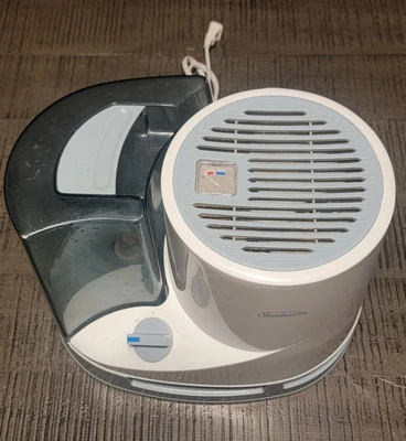 Sunbeam Air Humidifier SCM1701 Table Top Model Tested Works 2 Speeds - Image 1 of 4
