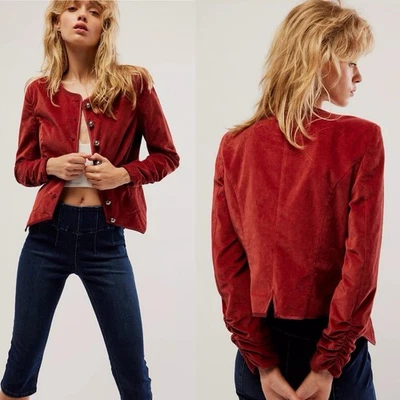 Chaqueta de terciopelo elástico Free People Becky en gruta granate talla mediana Foto 1 de 4
