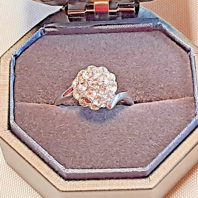 451 - Anello da donna argentato, sfera con pietre incastonate misura 61 - Immagine 1 di 4