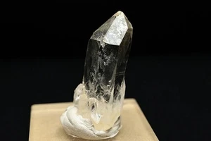 Crystal (domestic crystal) produced from Otome Mine, Yamanashi Pref From Japan - Picture 1 of 3