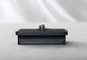Quick Release Plate for Ambico V0553 Tripod with Fluid Type Head - Picture 1 of 4