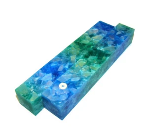 Pluma En Blanco Acrílico Triturado Verde Azul - Imagen 1 de 1